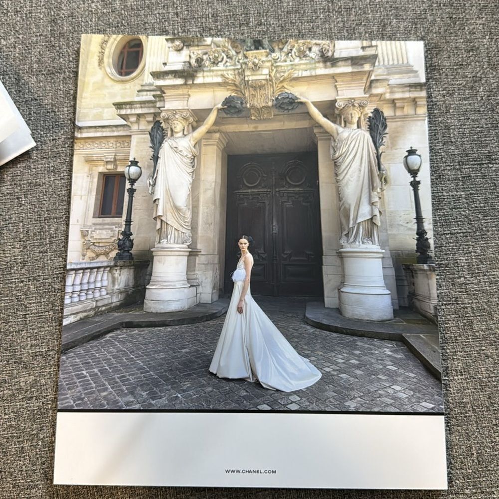 CHANEL Black Fashion Editorial Book - Picture 3 of 5